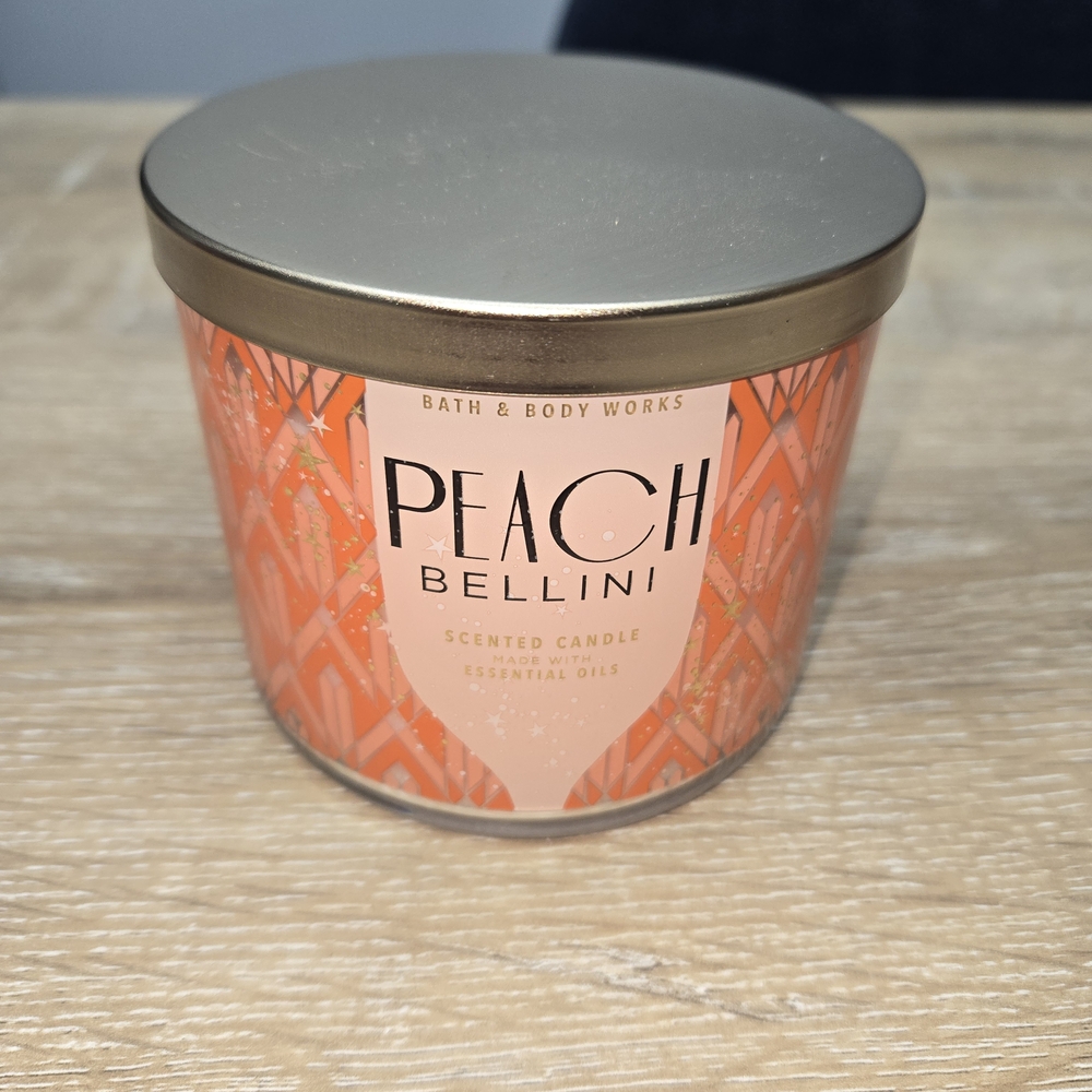 Bath & Body Works Peach Bellini Candle - Soft Pink